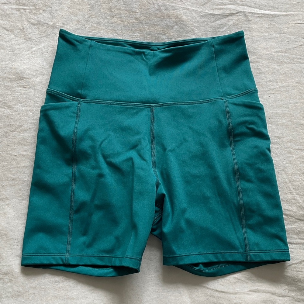Compressive pocket run short